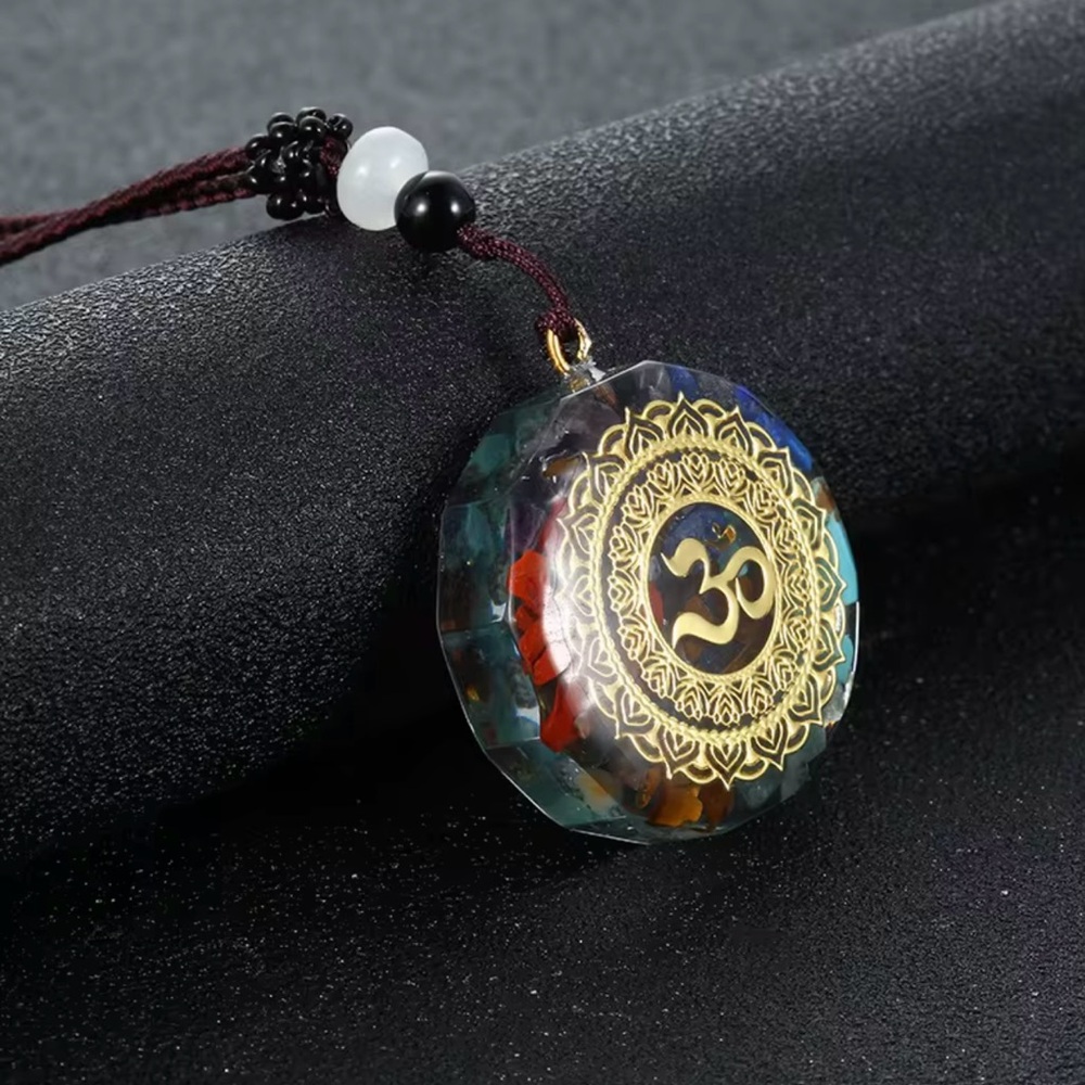 Natural Quartz Pendant 7 Chakra Crystal Healing Talisman Necklace for Men Women